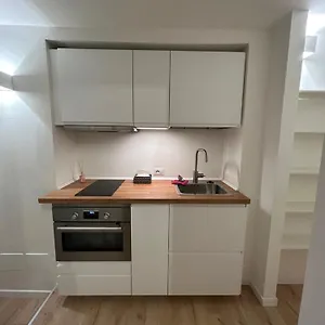 https://studio-apartment-near-bocconi.it-lombardy.com